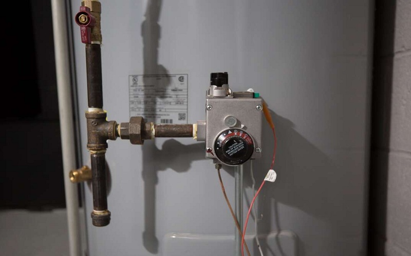 Gas Water Heater vs. Electric Water Heater: Which is Better?