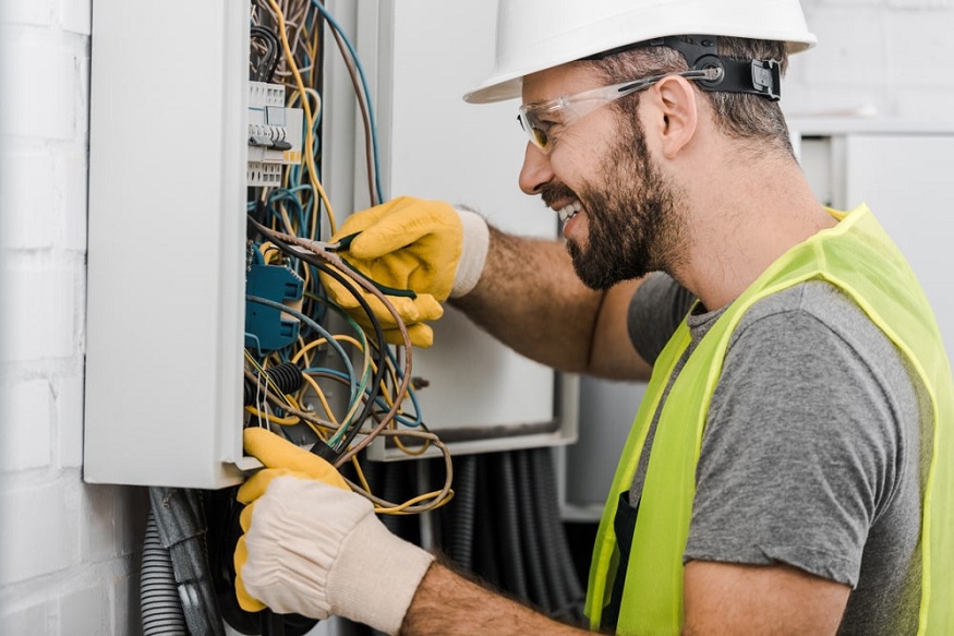 Why Hiring a Licensed Electrician-Round-Rock Is Essential for Your Home and Business