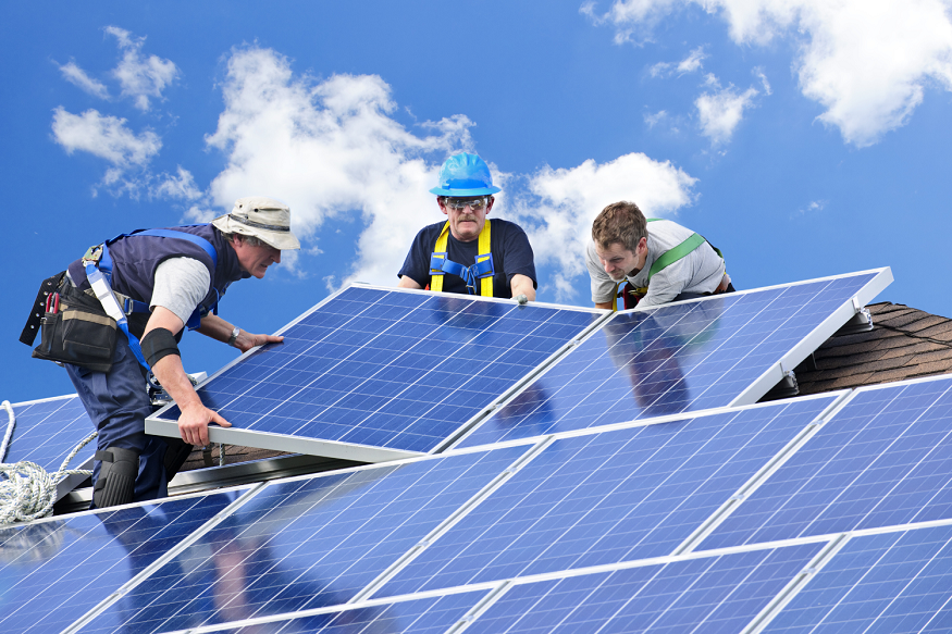 How Solar Contractors in NJ Help Homeowners Transition to Solar